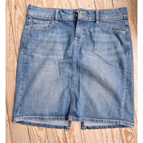 Old Navy Ladies Faded Blue Distressed Denim Hemmed Skirt - Size 10 - Picture 1 of 2